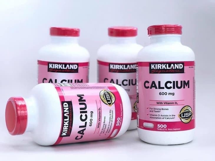 thuốc bổ sung canxi Kirkland Calcium 600mg + D3 là sản phẩm bổ sung canxi có kết hợp cả vitamin D3 tốt cho sức khỏe